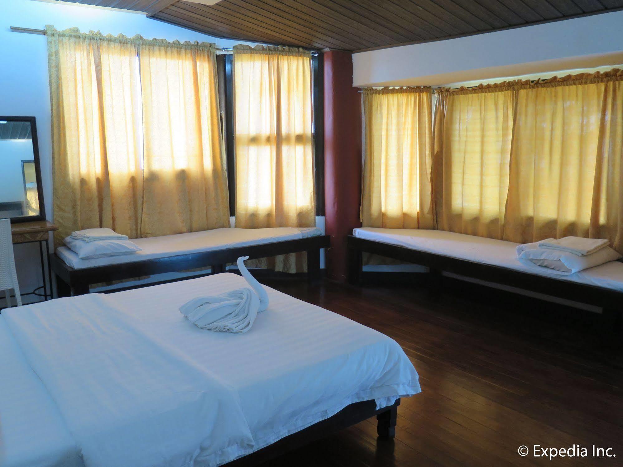 Planet Dive Hotel Mabini  Eksteriør billede