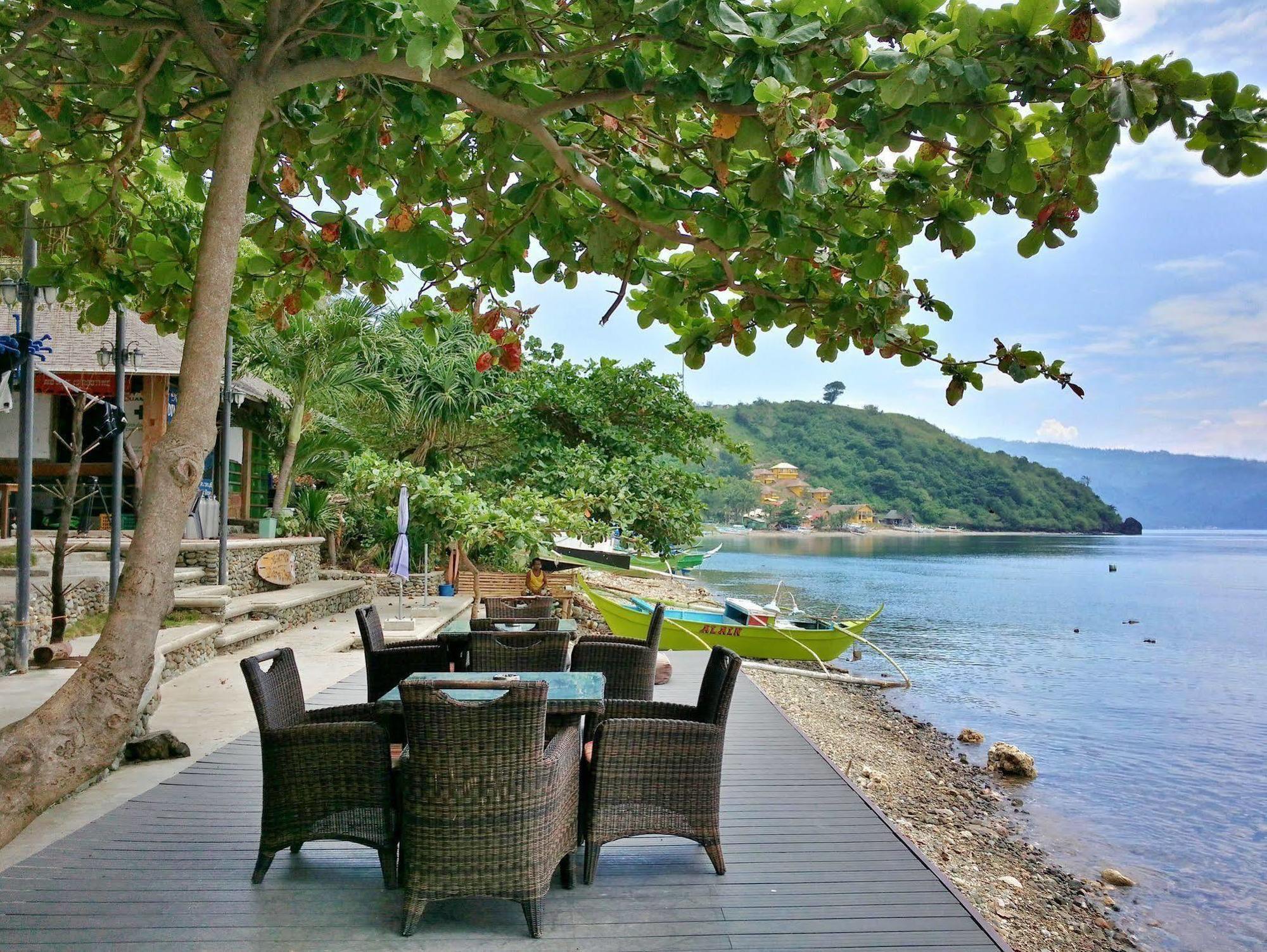 Planet Dive Hotel Mabini  Eksteriør billede