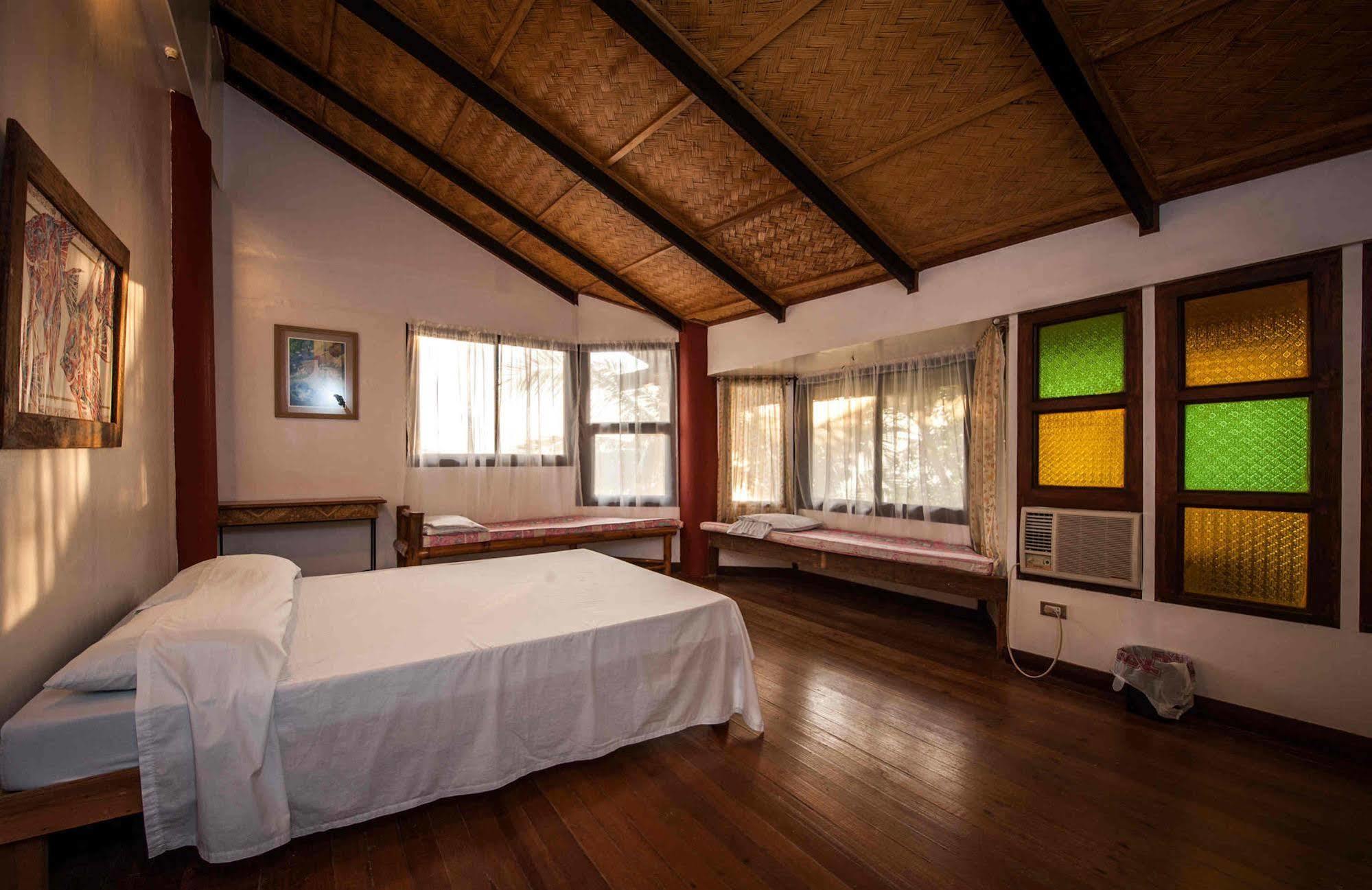 Planet Dive Hotel Mabini  Eksteriør billede