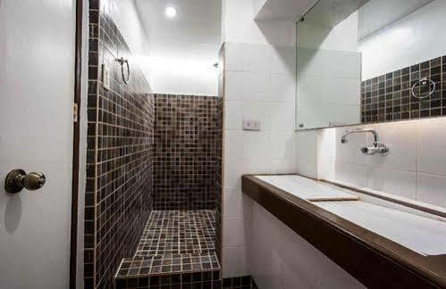 Planet Dive Hotel Mabini  Eksteriør billede